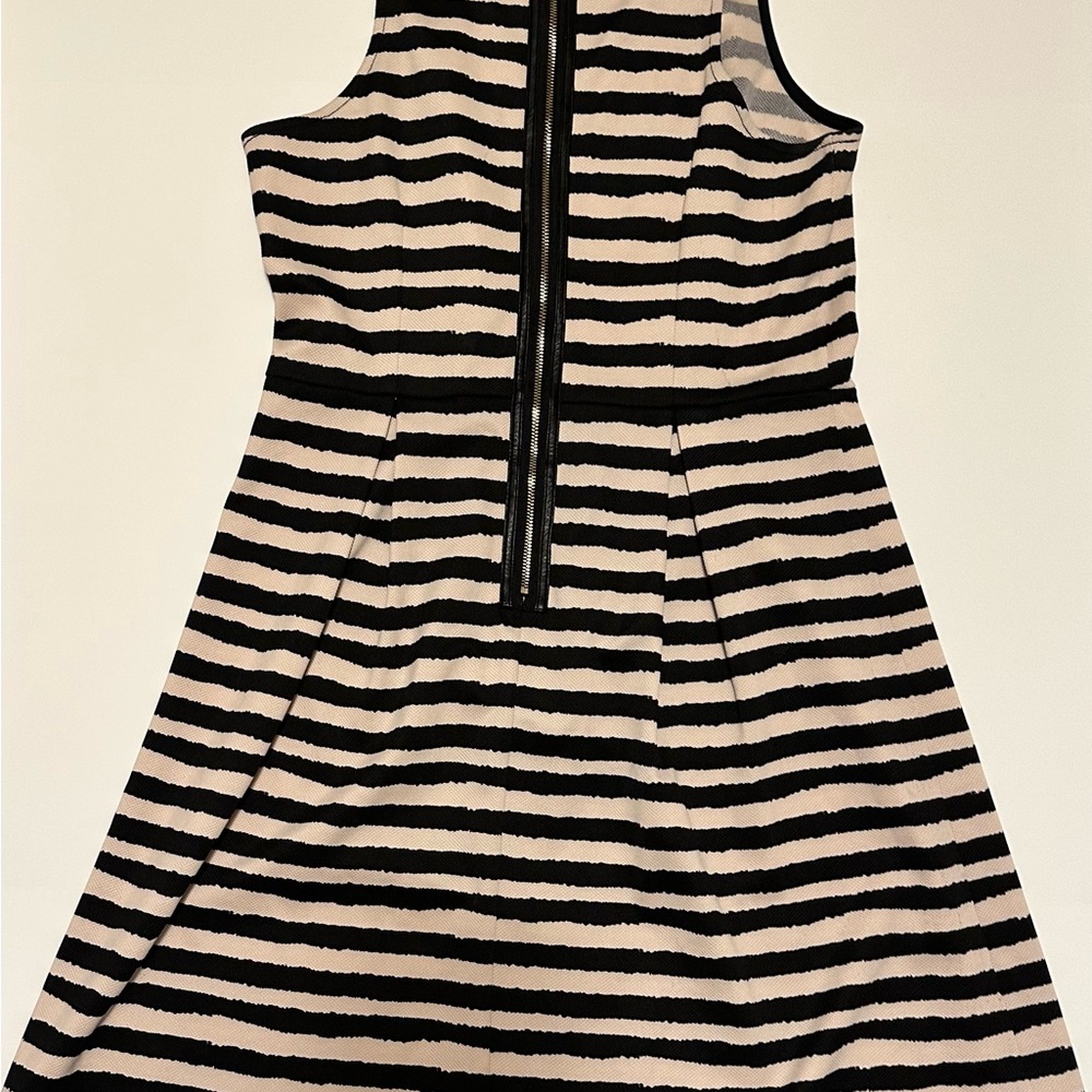 THLM Fit and Flair style Black and Cream Size Medium Dress. - Picture 3 of 7